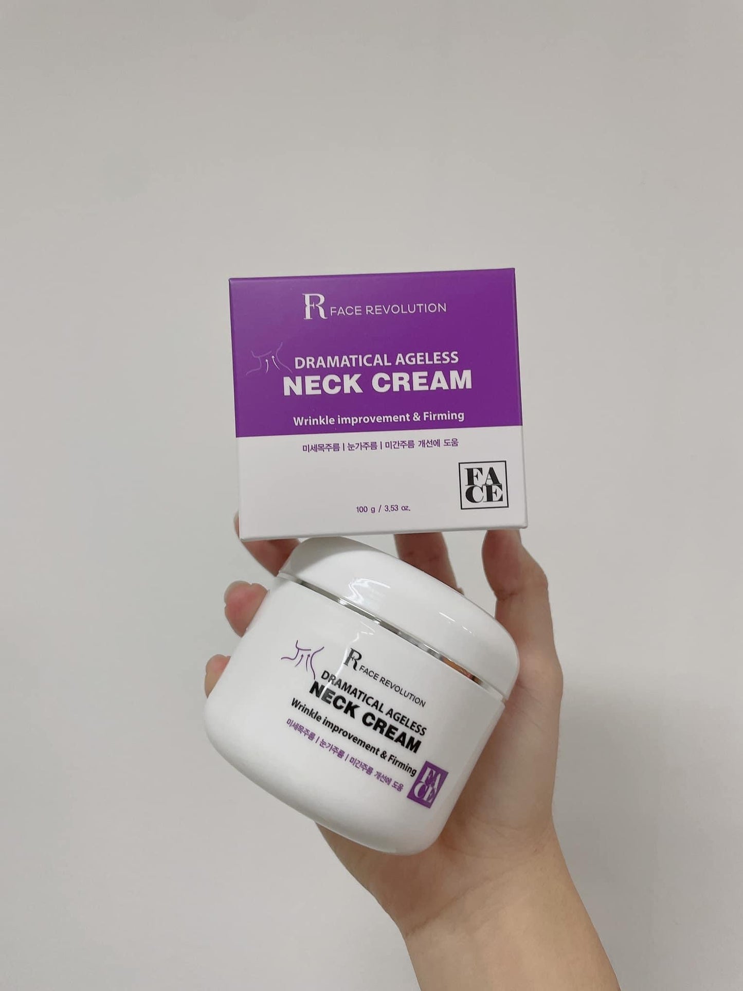 Kem duong co Rface revolution