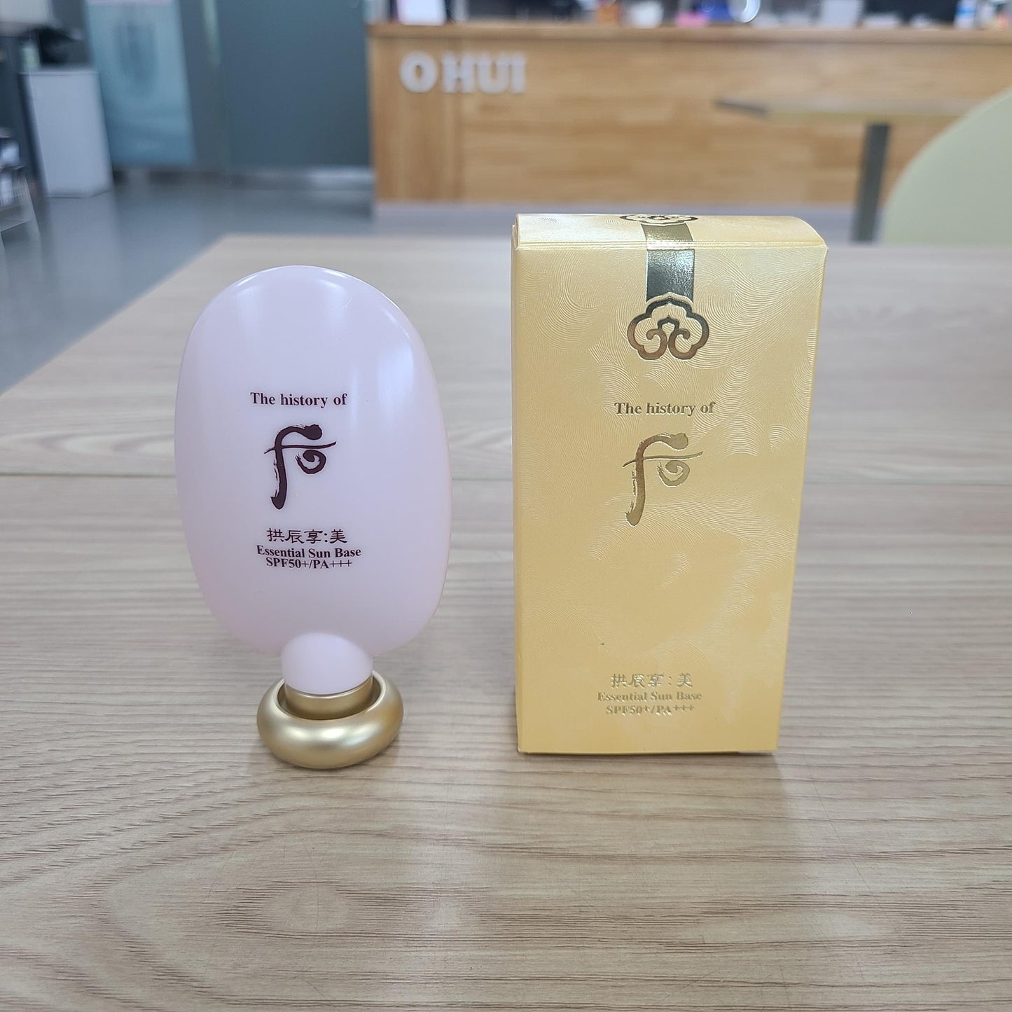 Kem lot chong nang Whoo essential