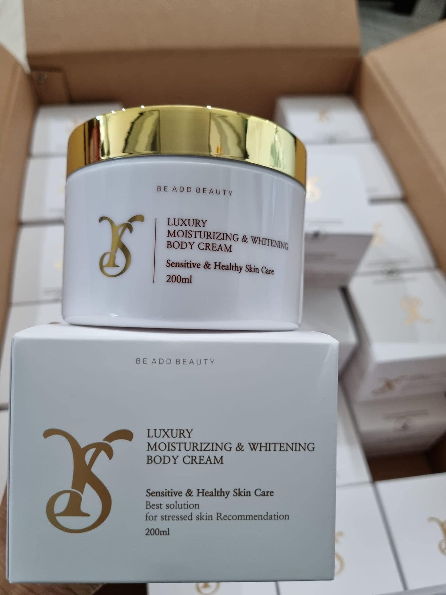 Kem duong trang body YS cream