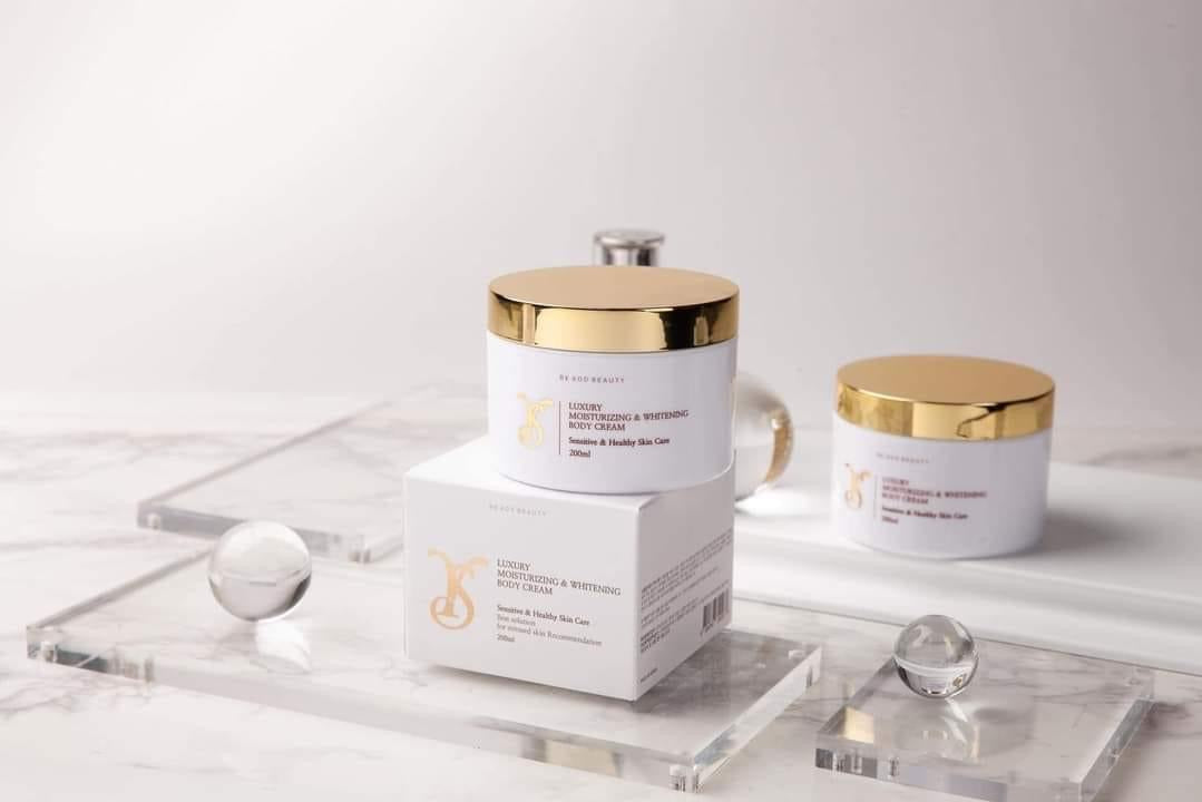 Kem duong trang body YS cream