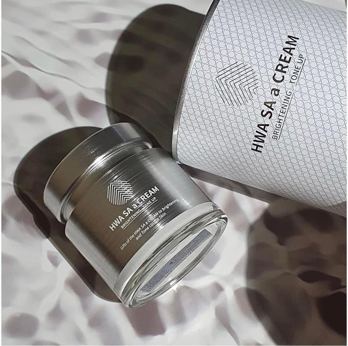 Kem ca hoi trang cre8skin Hwa sa a cream