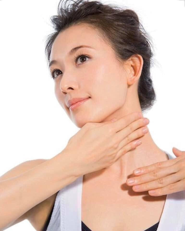 Kem duong co Naite Thread neck cream